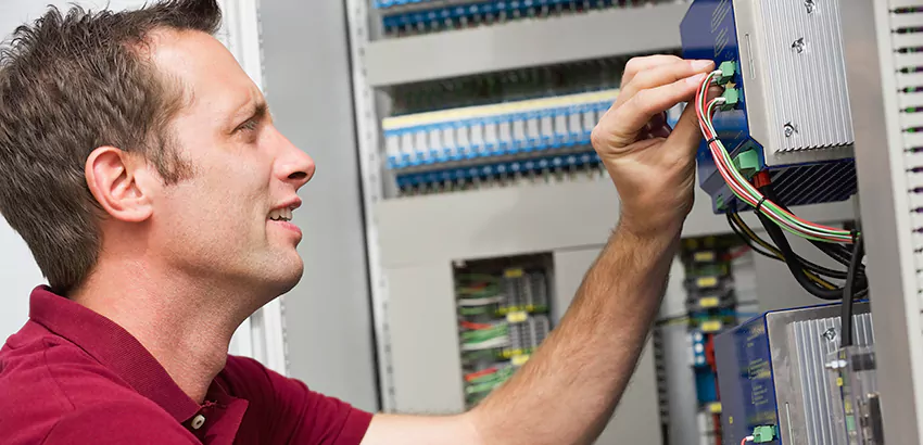 Offshore and Petroleum Facility Electrician in Mount Juliet